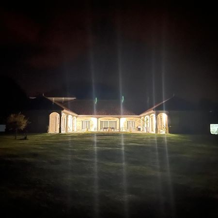 Chez Saliha Et Serge Lamarche-Sur-Saone Buitenkant foto